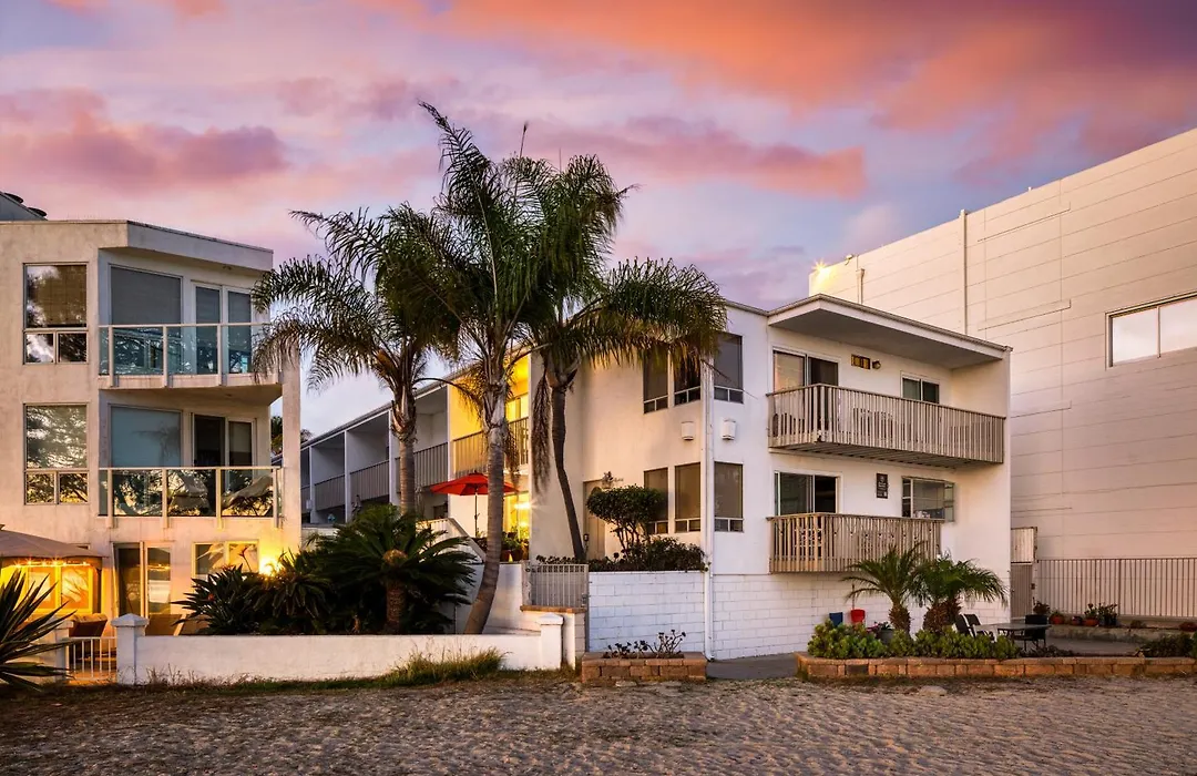 Beach Front Bungalow At Pacific Beach-1